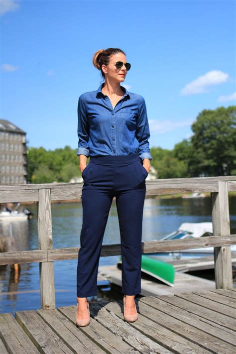 navy blue pants outfit women.